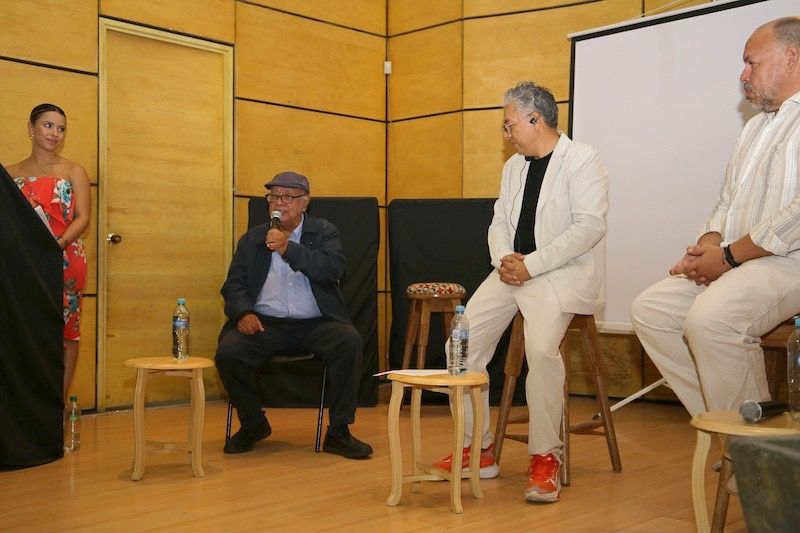 Periodista Oscar Viña presenta su libro "Recuerda que Nada es Personal"