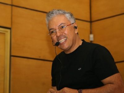 Descubriendo a Oscar Viña Pardo: Comunicador Social y CEO de Lunarvi SAS 